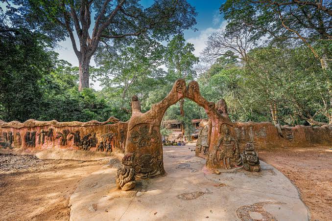 A CLOSER LOOK AT RELIGION AND TOURISM IN WEST AFRICAN TRADITIONAL RELIGION.
